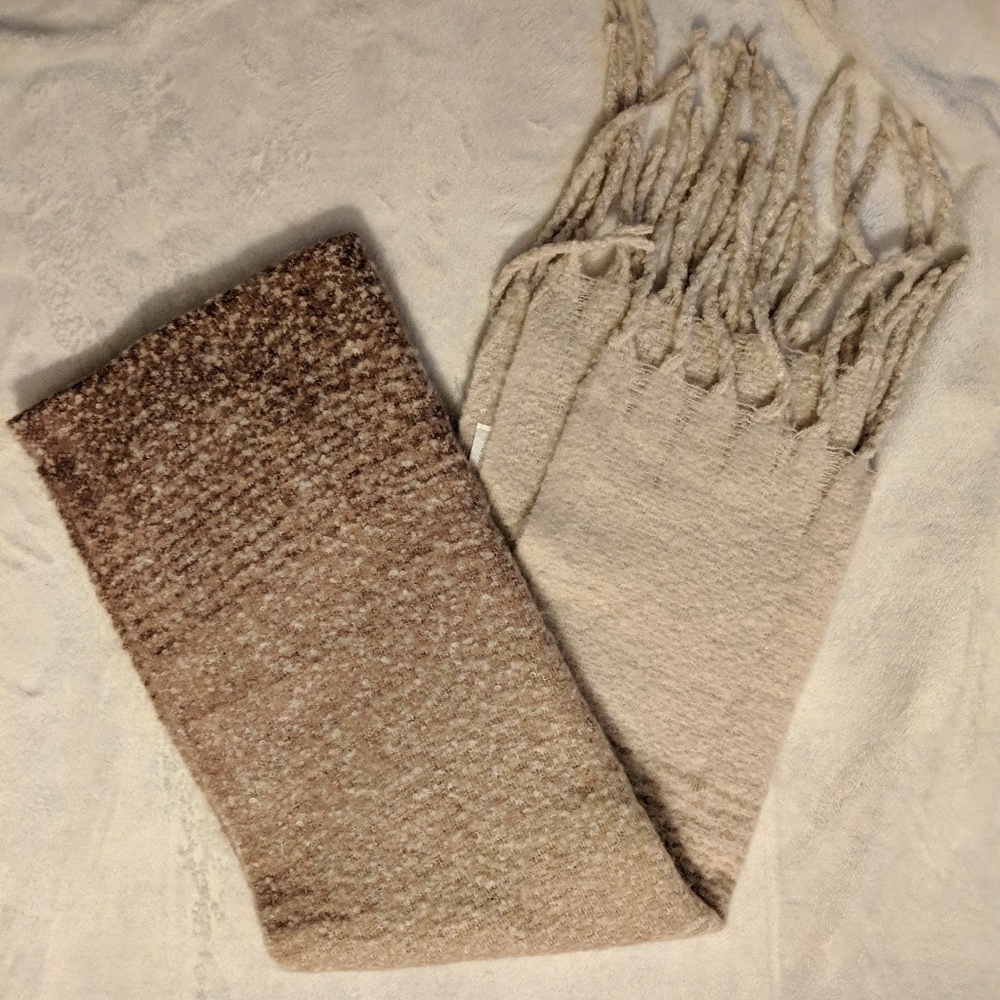 NWOT Mer Sea - Soft Baylage Scarf